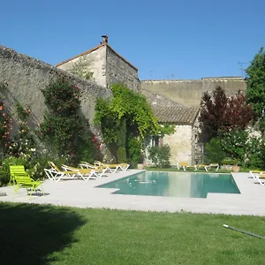 Bed & Breakfast Les Jardins De La Livree, Villeneuve-lès-Avignon